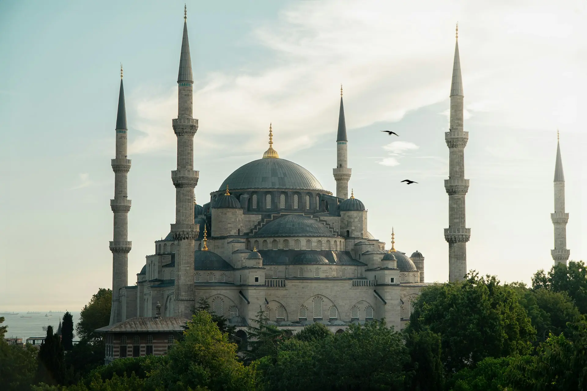 a picture of a building that looks like a mosque