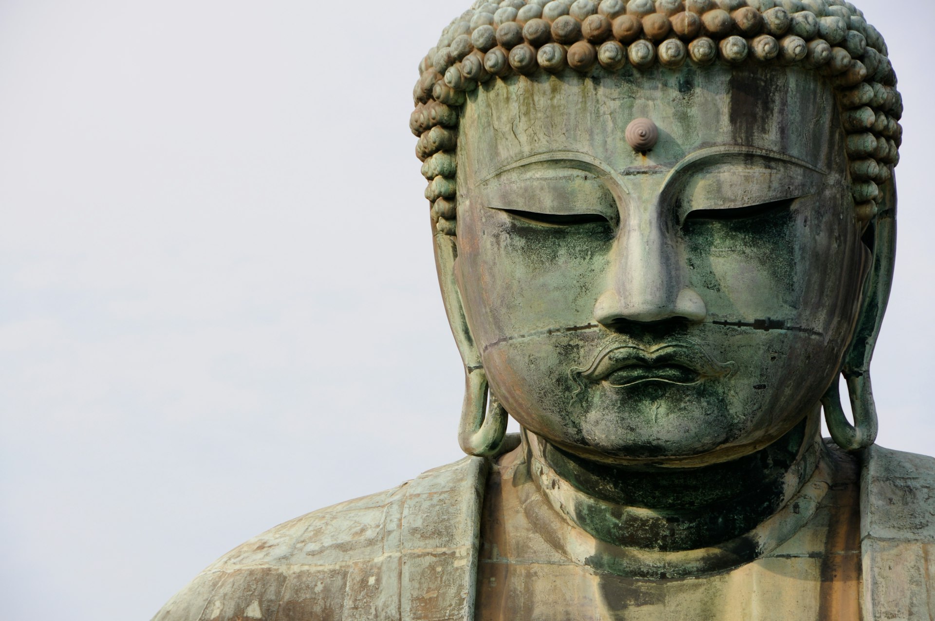 gray concrete buddha statue