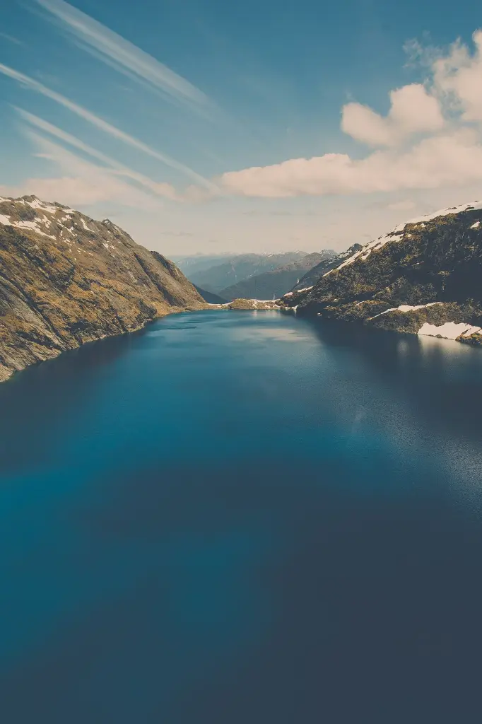 unsplash_TH3UZ7pqFD8_ Lake Batur smoky Agung Volcano.webp