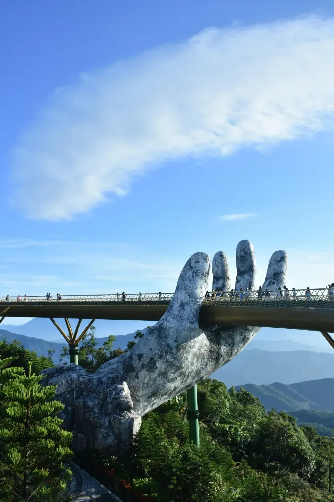 unsplash_O1vqR2_RCqQ_Hoan Kiem.webp.jpg.jpg.jpg.jpg.jpg