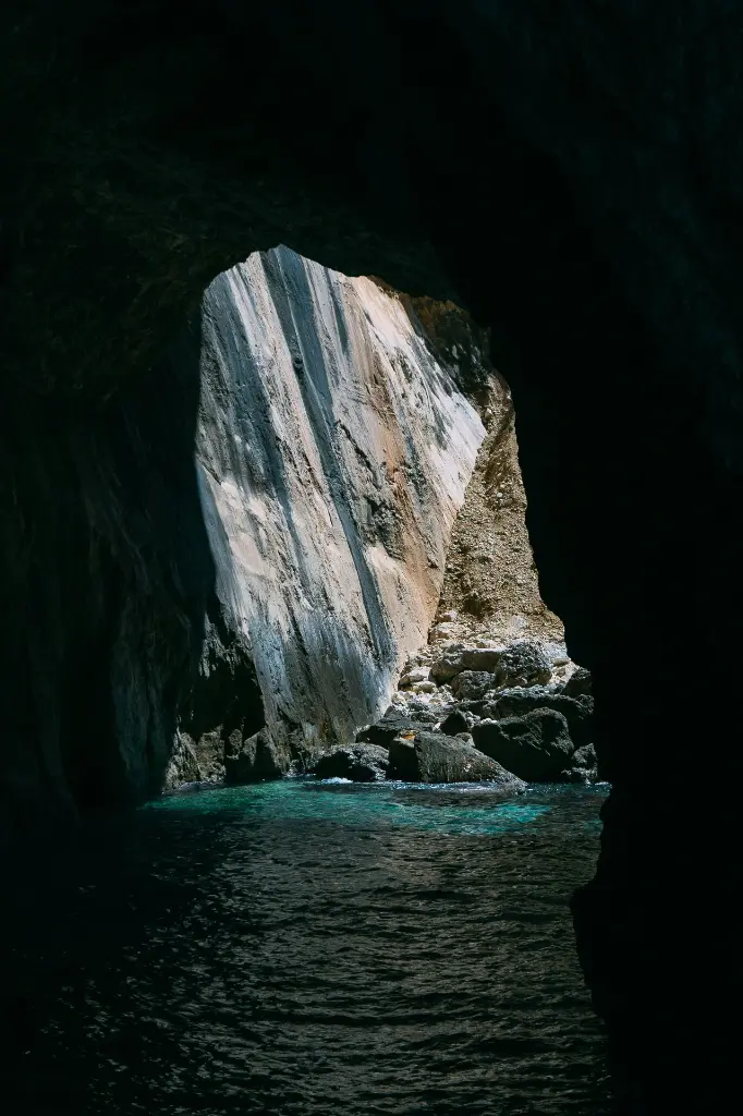 unsplash_KK_T8HO3_zU_Cherrapunjee.webp.jpg