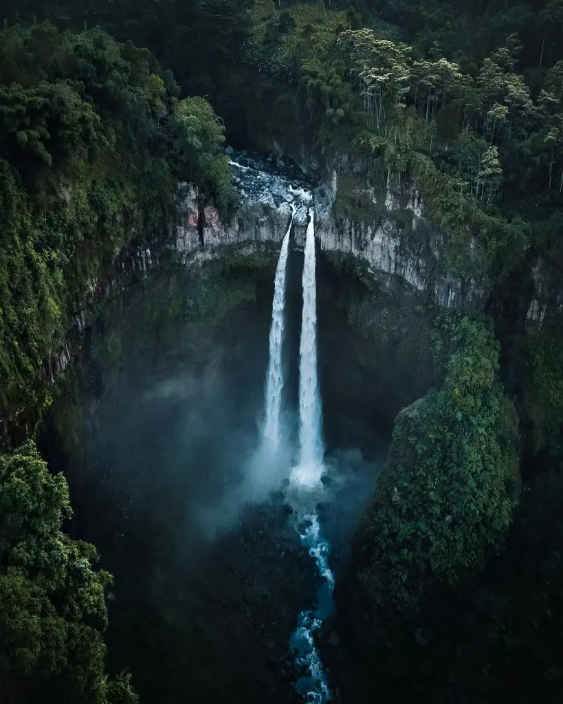 unsplash_UbXAbtwakG8_Water Sports.webp.jpg.jpg