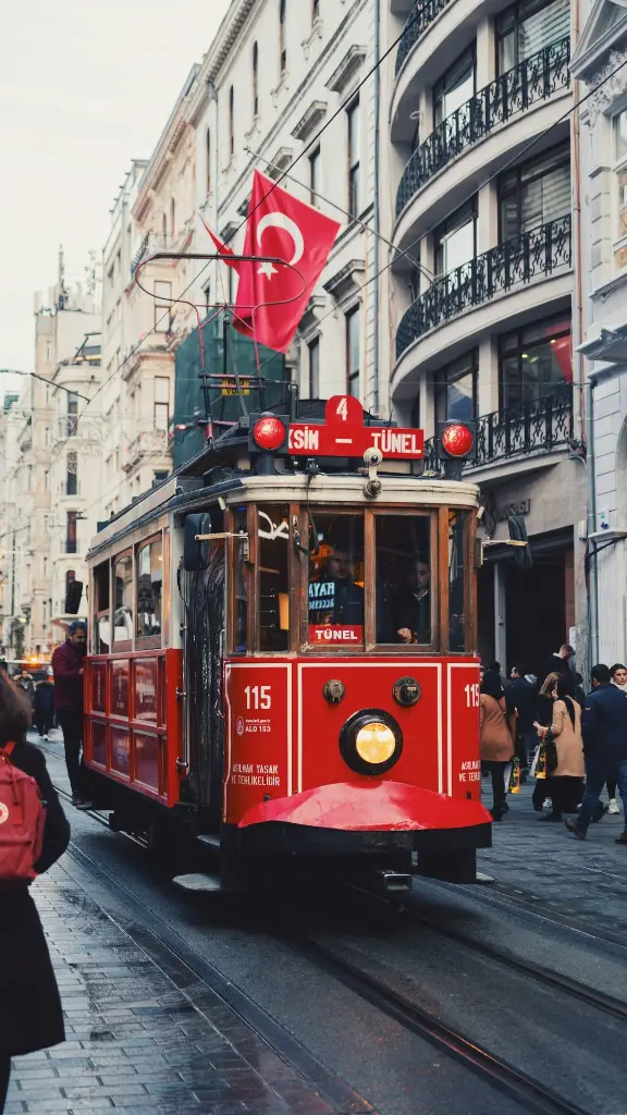 unsplash_a9bLObiMPJ4_Istanbul.webp
