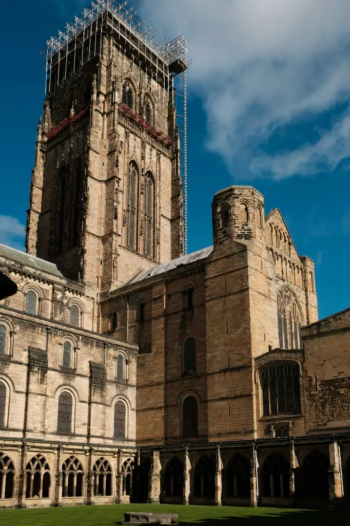 unsplash_iOAWhBHkEdo_CAMBRIDGE.webp.jpg