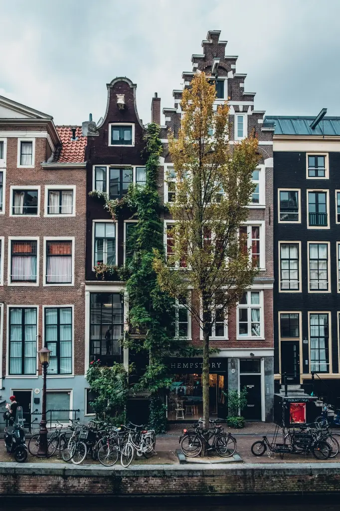 unsplash_4ZtYoQavCVI_Europe.webp