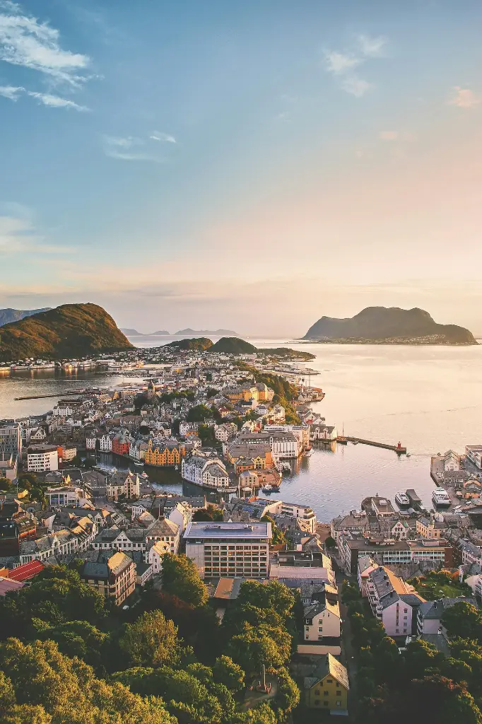 unsplash_3-MftKobVtg_NORWAY .webp