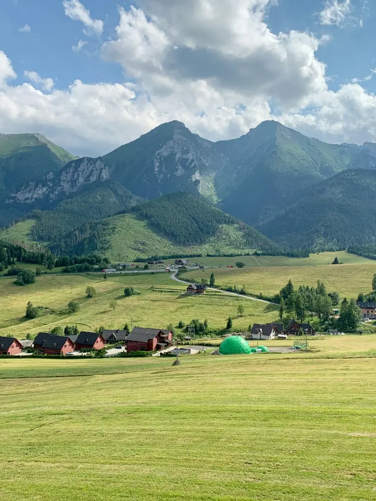 unsplash_73MPp7Tu9Cc_SLOVAKIA.webp.jpg.jpg.jpg.jpg.jpg.jpg.jpg