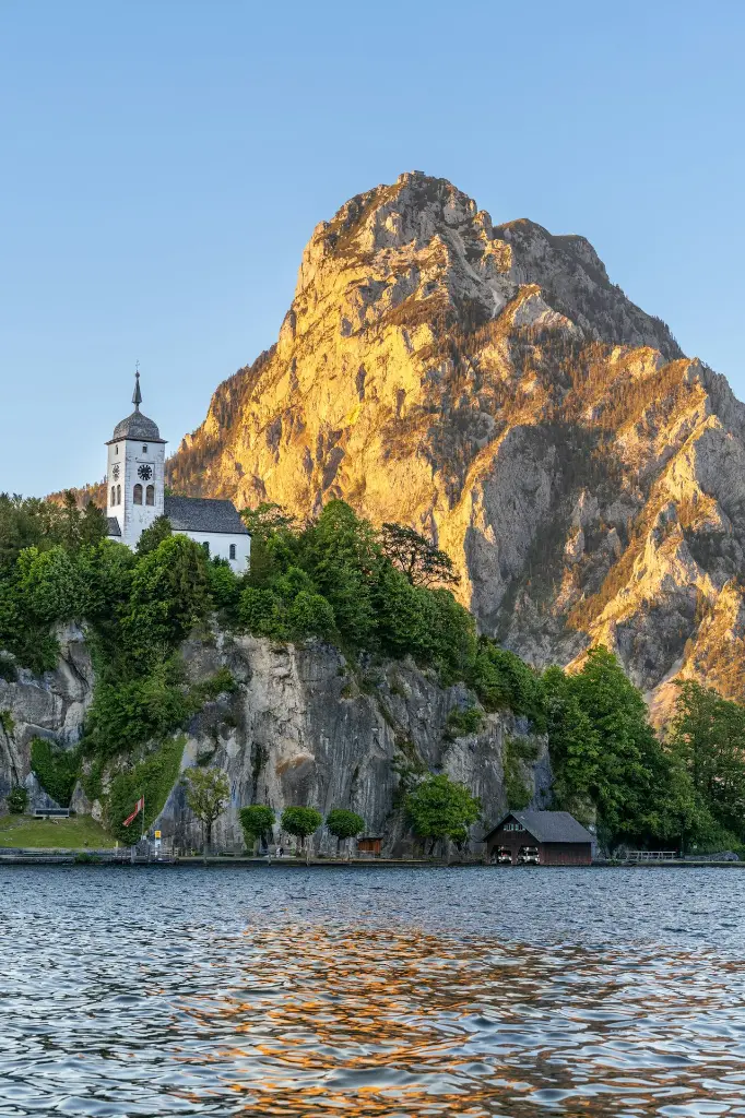 unsplash_b6lhzVyB6sg_MUNICH.webp.jpg.jpg