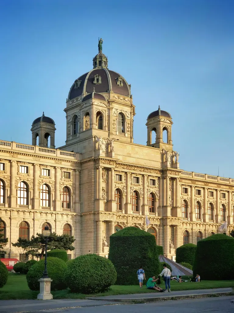 unsplash_LL3tl9Ae68w_Vienna.webp