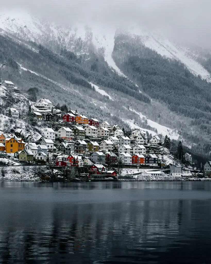 unsplash_aOpfB0kGNNk_Norway.webp.jpg.jpg