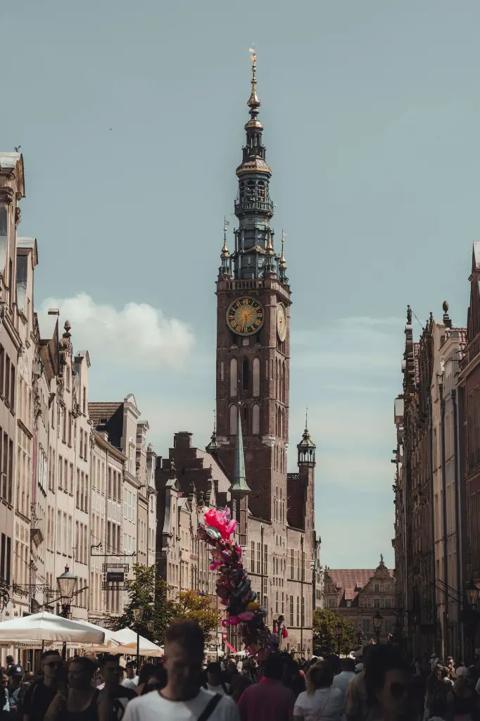 unsplash_r3q7_CVZPS4_Poland.webp