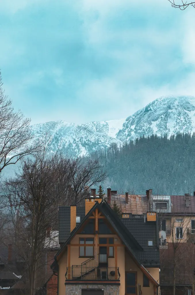 unsplash_PLRCMakMWZw_Poland.webp.jpg.jpg.jpg