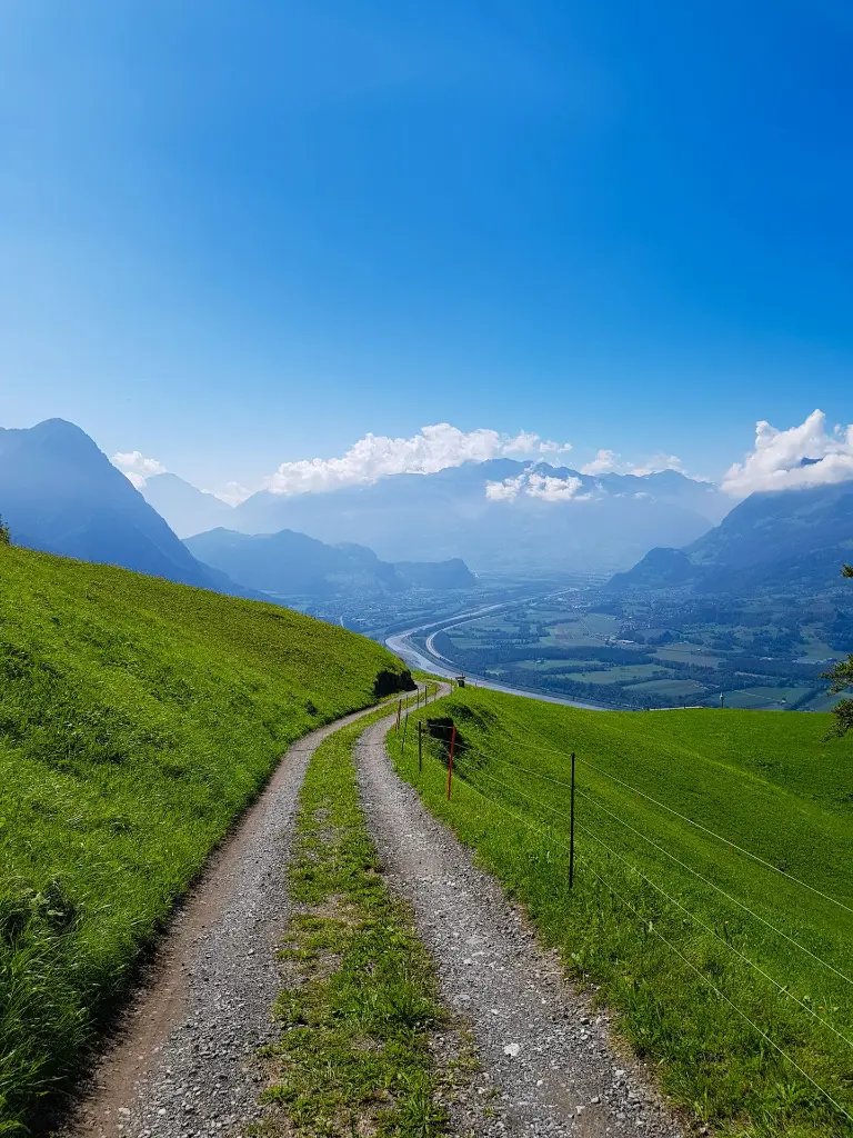 unsplash_Pd9p-f006VU_LIECHTENSTEIN .webp.jpg