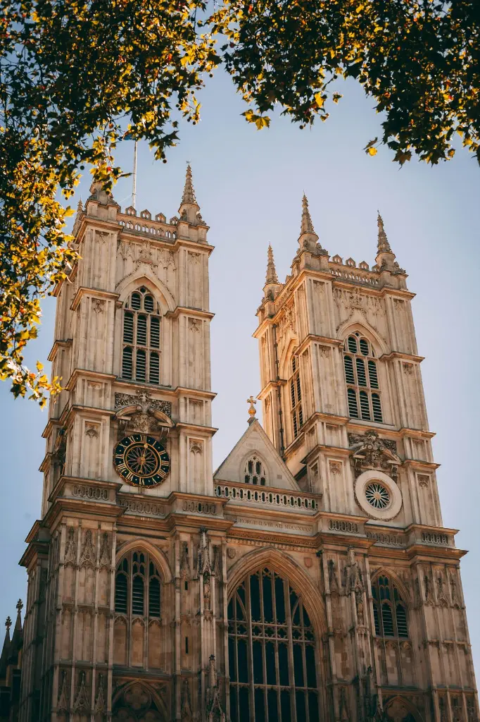 unsplash_FLgZIZArcHg_United Kingdom.webp.jpg.jpg.jpg