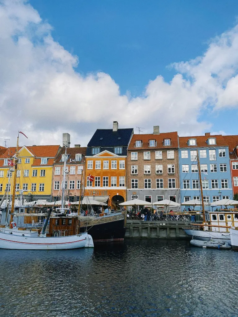 unsplash_mEwH5vb1f6A_BERLIN.webp.jpg.jpg
