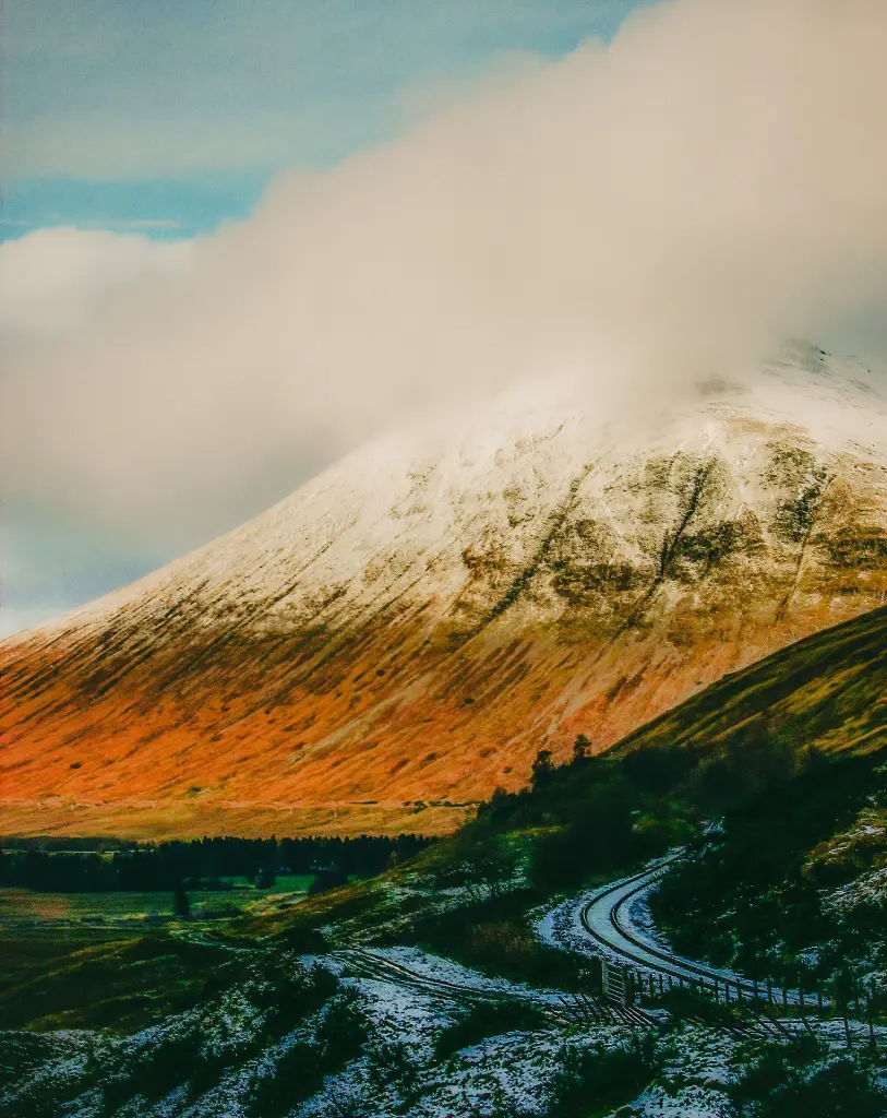 unsplash_3qGRmHDfxvk_geothermal .webp.jpg.jpg.jpg.jpg