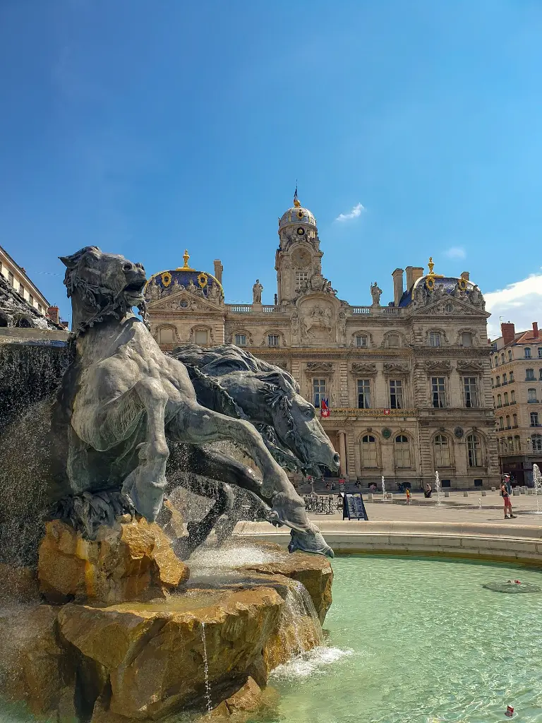 unsplash_nGpI-TvpcCo_PARIS.webp.jpg.jpg.jpg