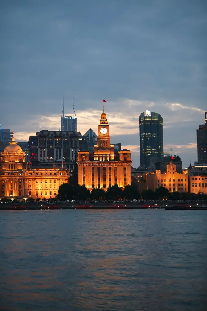 unsplash_9NhbjFp3pO4_SHANGHAI.webp.jpg
