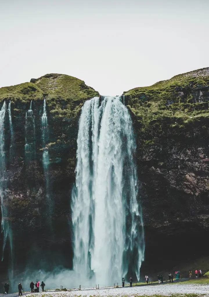 unsplash_Q7QM2WSOTs4_Cheonjeyeon Waterfall.webp