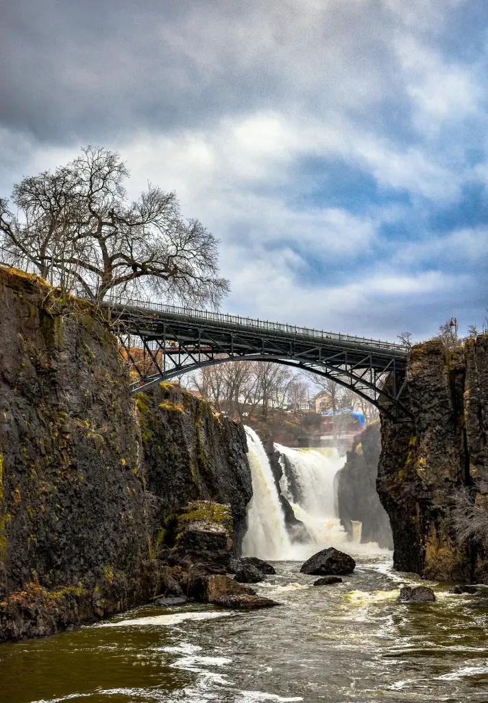 unsplash_lEasFiDiuos_Victoria Falls.webp