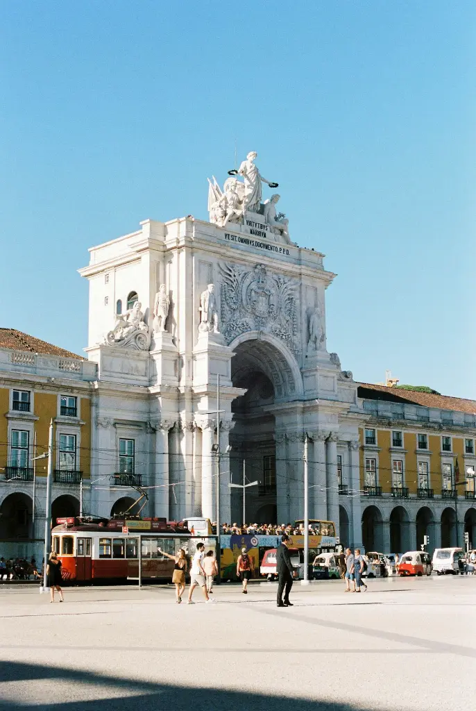 unsplash_YN9_NQBZcSc_LISBON.webp