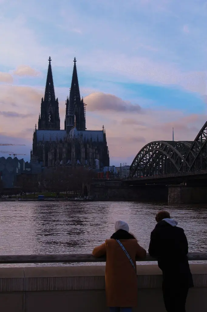 unsplash_Eznc3XbowY4_PARIS.webp.jpg.jpg.jpg.jpg.jpg