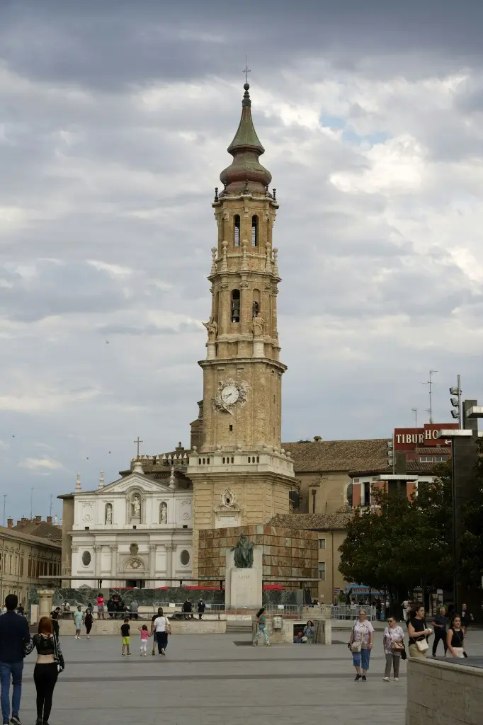 unsplash_X6dYLE1uf6A_MADRID.webp.jpg