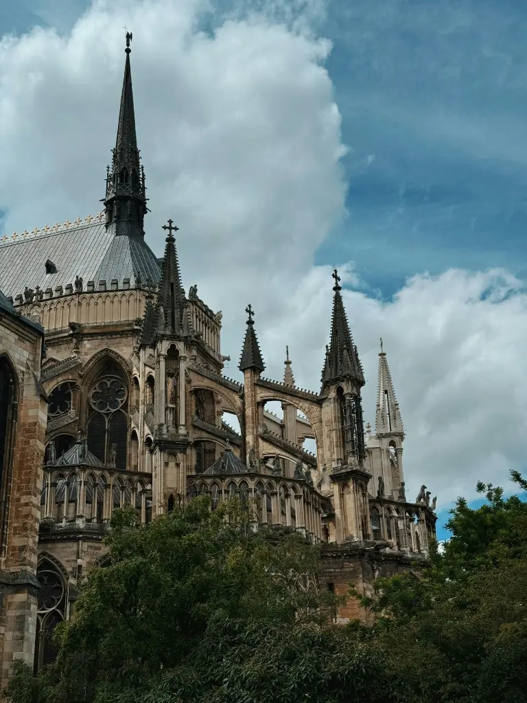 unsplash_AWCFQGAayiY_Beaune.webp.jpg.jpg.jpg.jpg.jpg.jpg.jpg