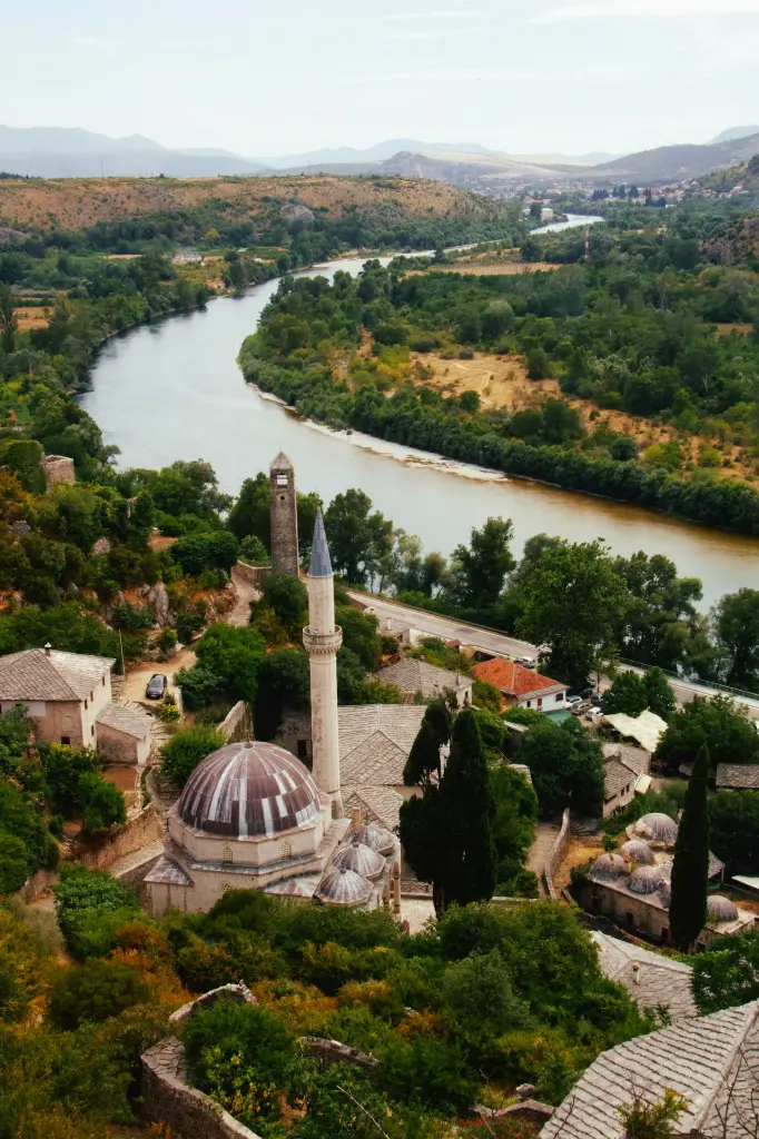 unsplash_IbkUClHnunI_Bosnia.webp.jpg.jpg