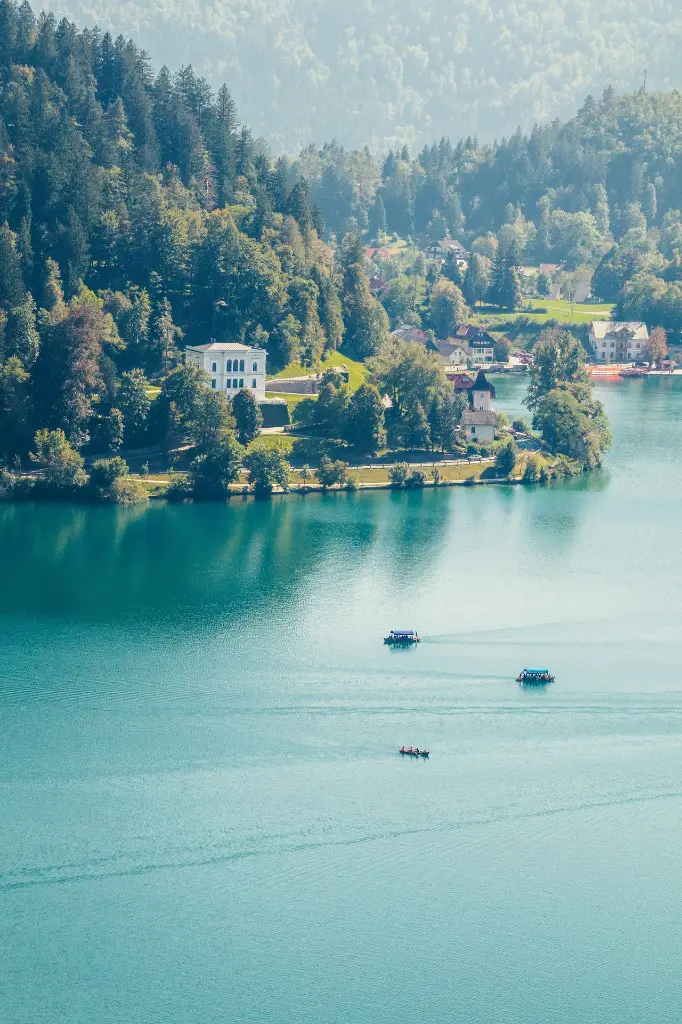 unsplash_VehuGyrsT4E_Slovenia.webp.jpg.jpg.jpg.jpg