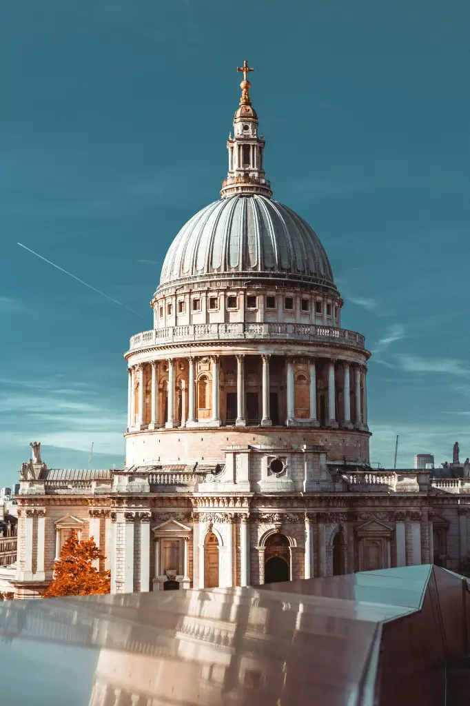 unsplash_Z_zLTvMiSZ4_LONDON.webp