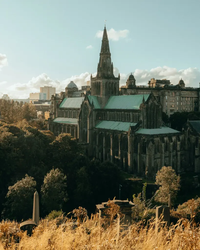 unsplash_wZ8S9pXiih0_LONDON.webp.jpg.jpg.jpg.jpg