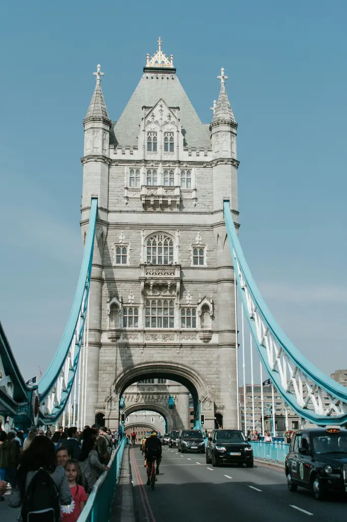 unsplash_pP9FTBUjxOg_ENGLAND .webp
