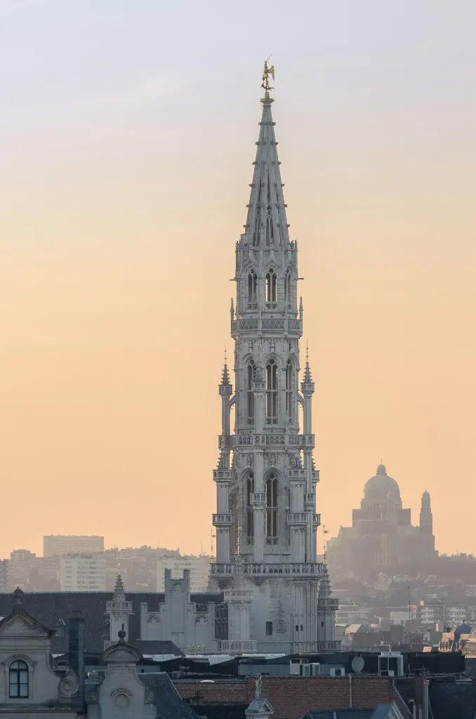 unsplash_FV98aGRx3xI_ Place Vendôme.webp.jpg.jpg.jpg