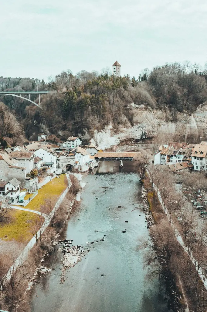 unsplash_4wU7XTYWMgw_BEAUNE.webp.jpg.jpg.jpg