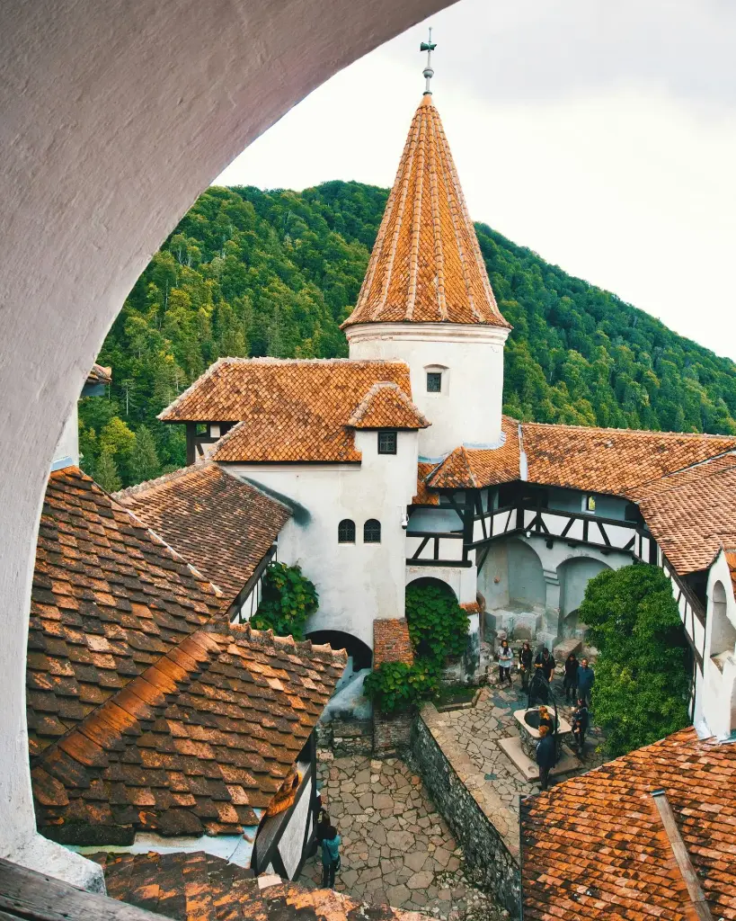 unsplash_9NUEY8HMGos_Romania.webp