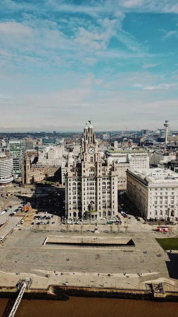 unsplash_LVust8pzvHM_DUBLIN.webp.jpg.jpg.jpg