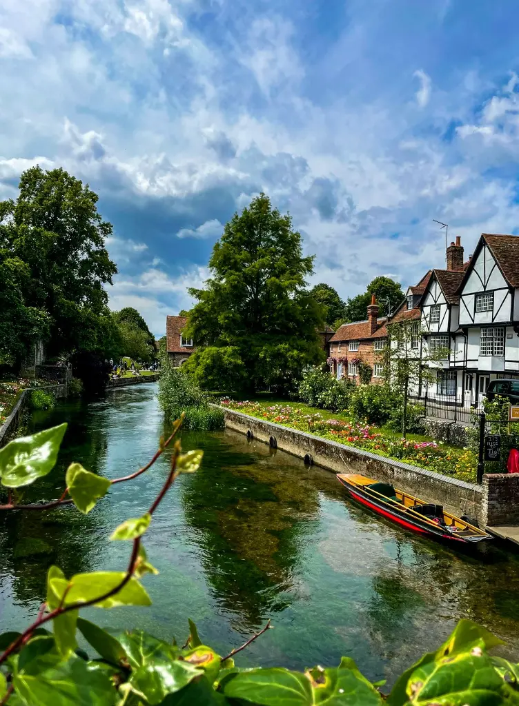 unsplash__KxH_cGgZEw_FRANKFURT.webp.jpg.jpg.jpg.jpg.jpg.jpg.jpg.jpg.jpg