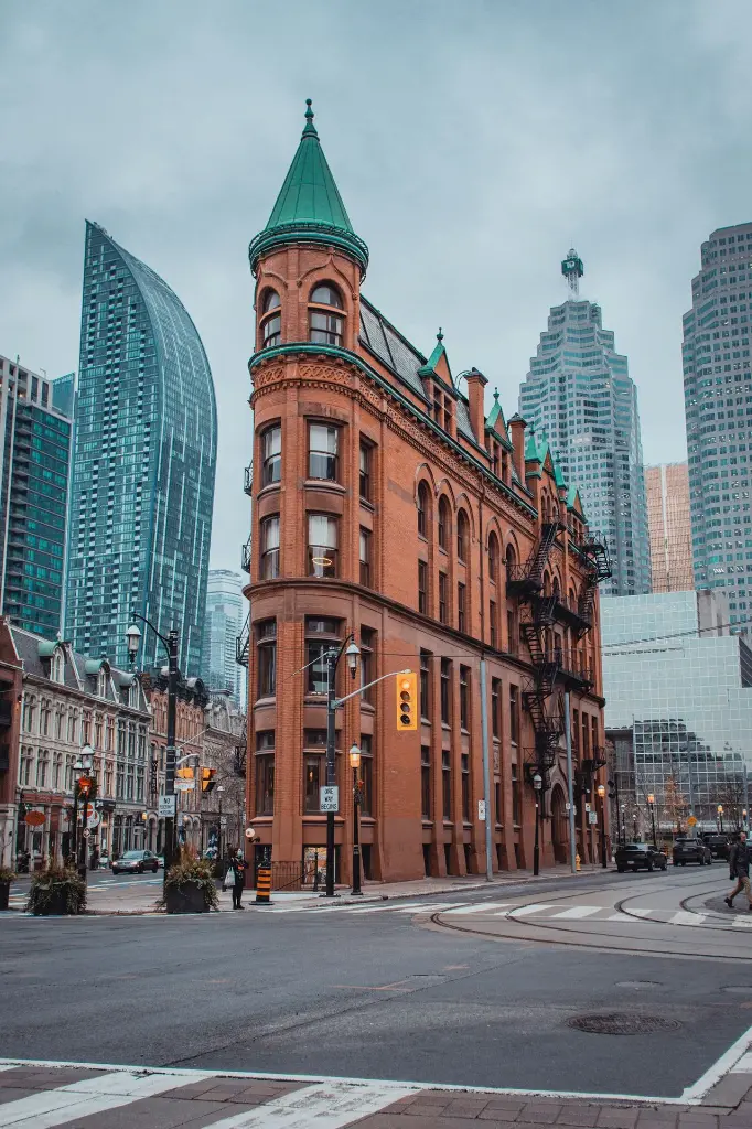 unsplash_PW9UT4SUibg_MONTREAL.webp.jpg.jpg.jpg.jpg.jpg