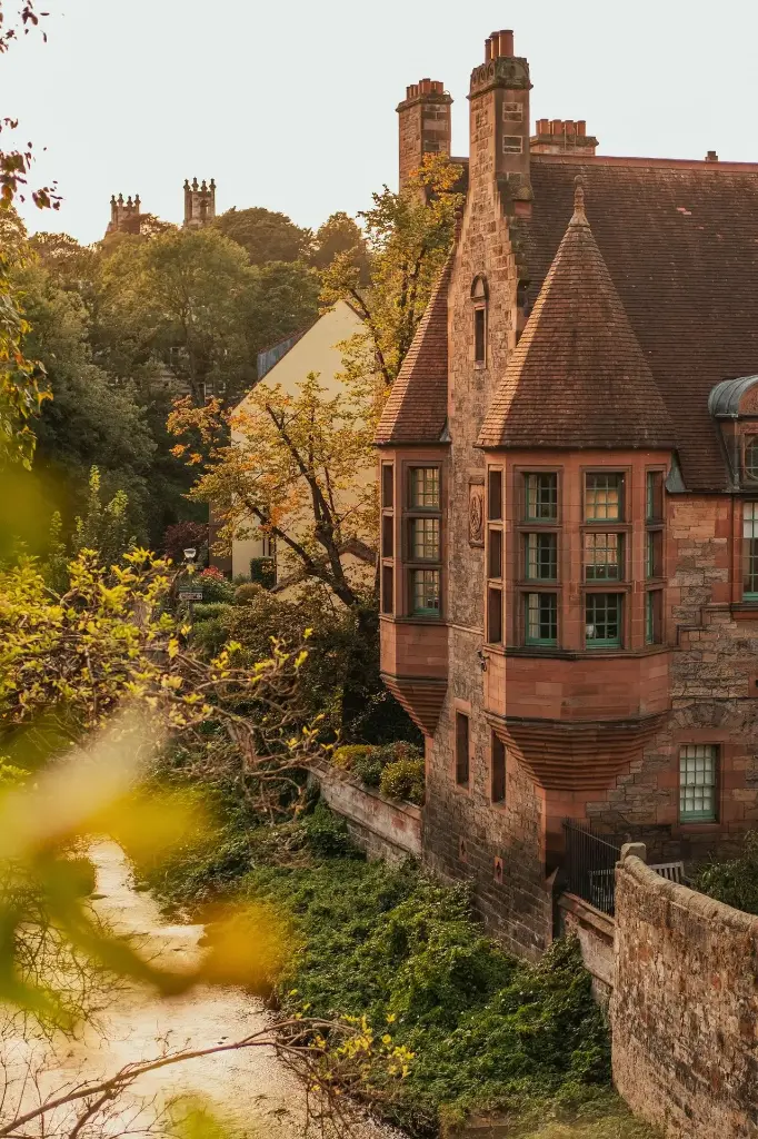 unsplash_7-1gFLOuIdU_Edinburgh.webp