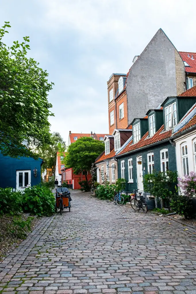 unsplash_L7FObluE5Hg_Denmark.webp