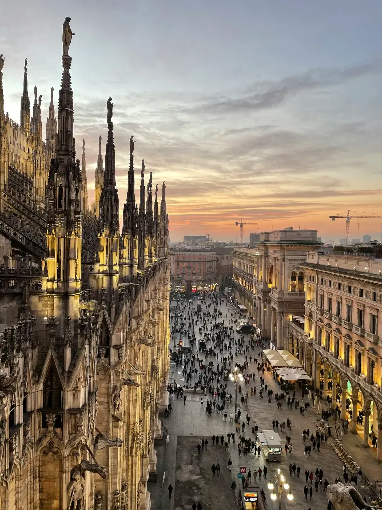 unsplash_7ovd4eNzAOE_Milan.webp.jpg.jpg