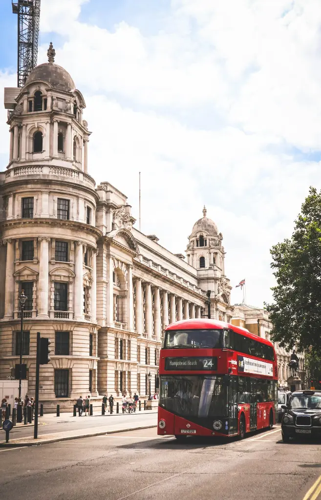 unsplash_pfnFC0ThFQ0_London.webp