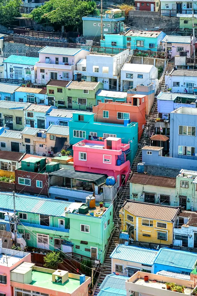 unsplash_ghD2KPxtEL8_BUSAN.webp