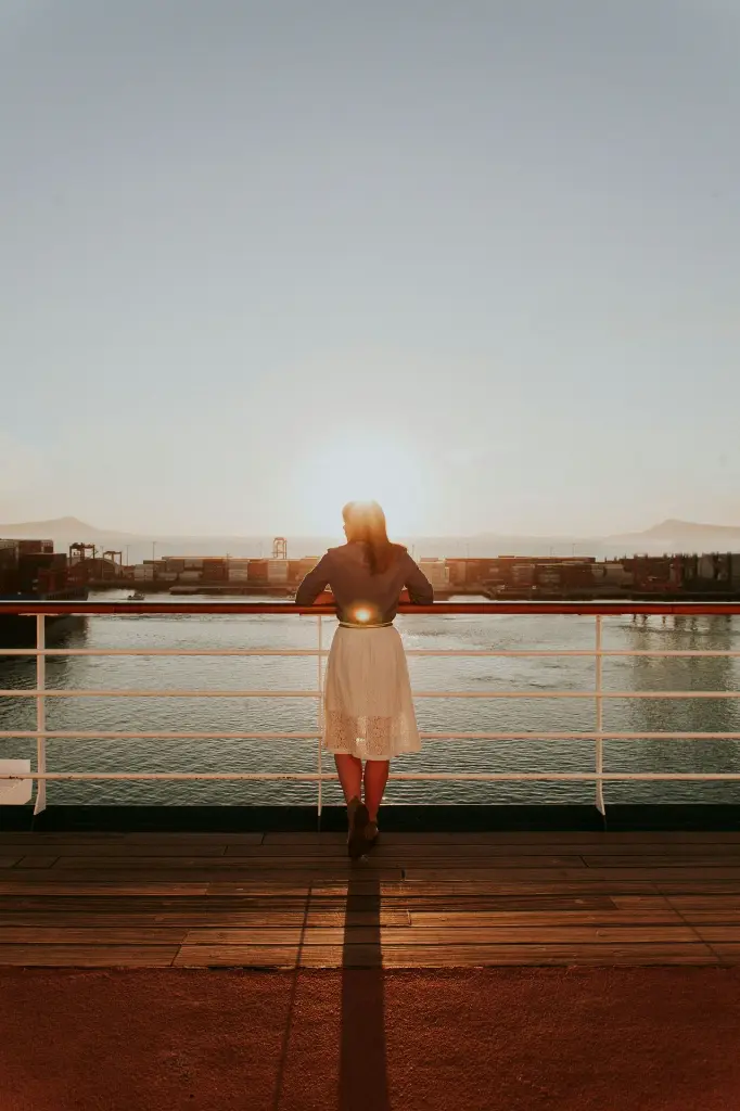 unsplash_mLJ-nj-O7F0_Cruise.webp.jpg.jpg.jpg