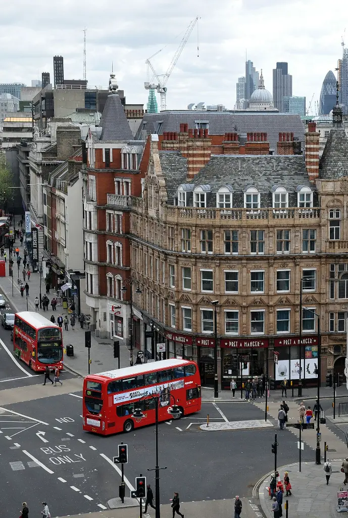unsplash_jAj5yVH8Ooc_LONDON.webp