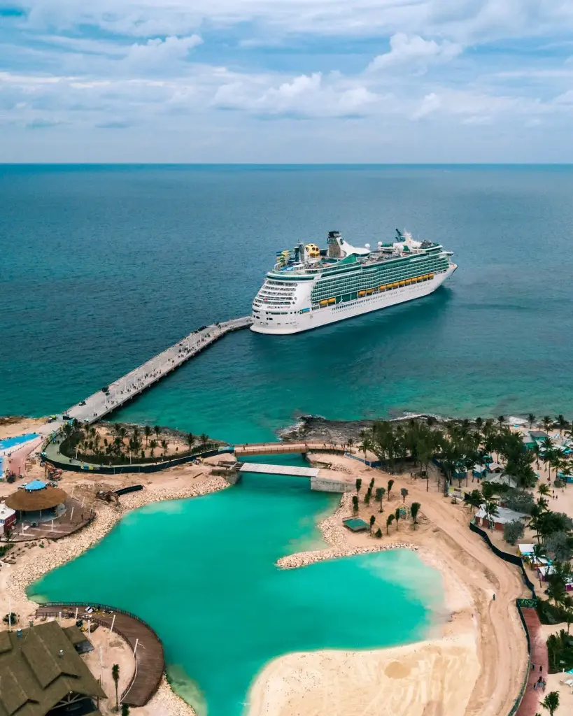 unsplash_A2MkCqYrSUw_Cruise.webp