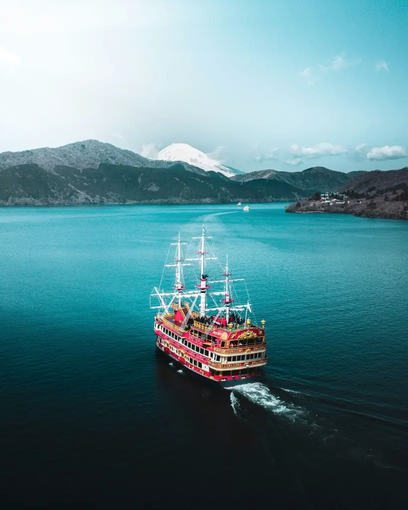 unsplash_8Zl-BoHgHw4_Austria Cruise.webp.jpg.jpg.jpg.jpg.jpg