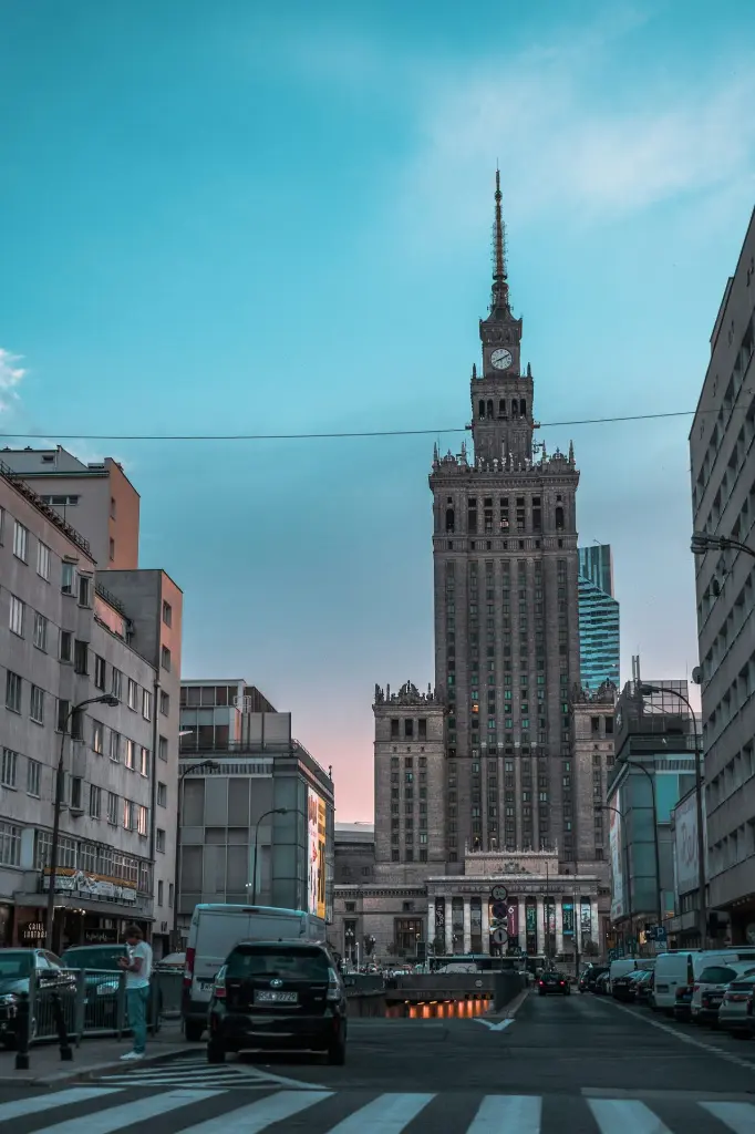 unsplash_uL-TyLvjfj4_WARSAW.webp