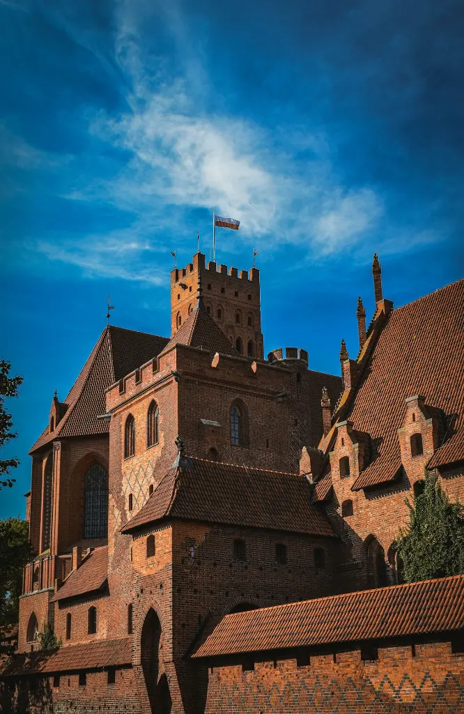 unsplash_c6LWedya40s_WARSAW.webp.jpg